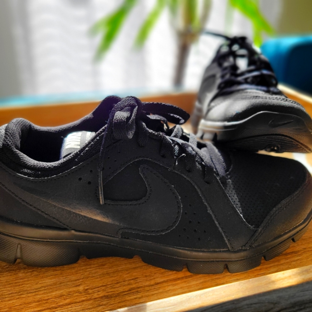 New size 3.5 youth Nike sneakers